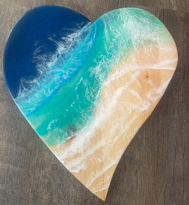 Heart Resin Ocean pour Charcuterie board