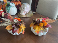 Load image into Gallery viewer, Wooden pumpkin set