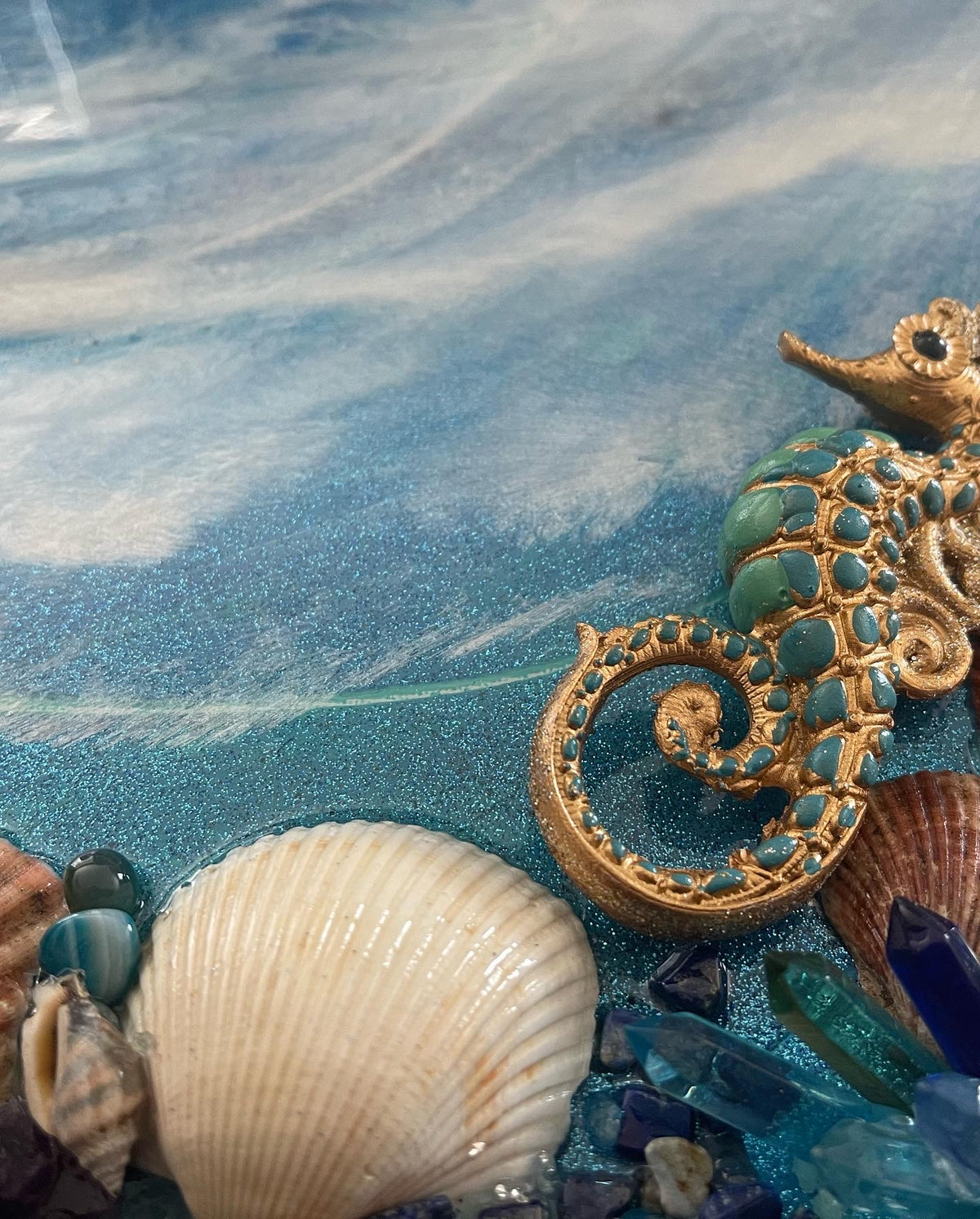 Ocean pour piece with waves